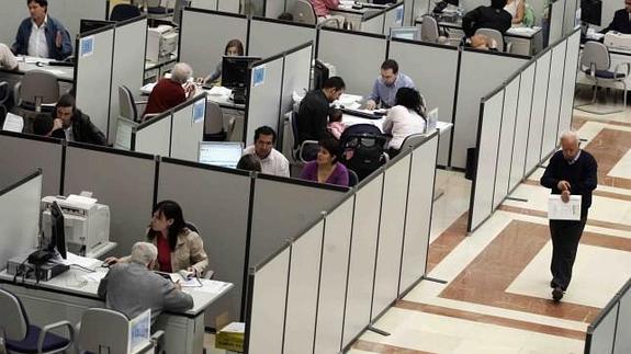 Los funcionarios con hijos podrán ampliar en un mes la jornada intensiva estival