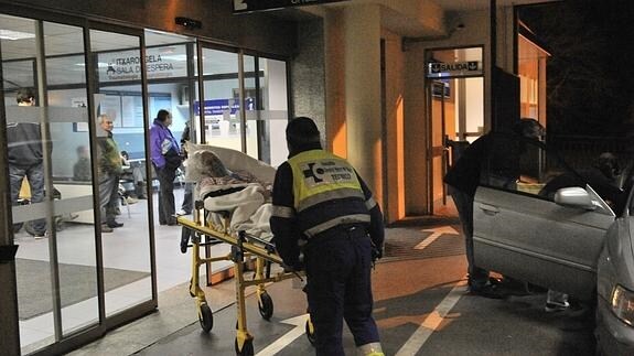 Un paciente entra en las Urgencias de un hospital. 