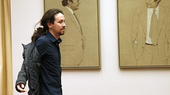 El líder de Podemos, Pablo Iglesias, a su llegada al Congreso. 