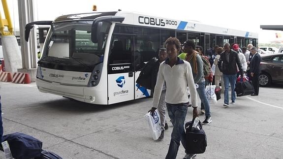 Llegada a Madrid de los 22 refugiados eritreos.