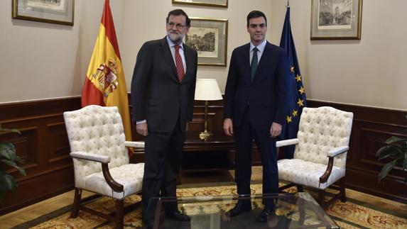 Mariano Rajoy y Predor Sánchez, en una reunión el pasado febrero. 