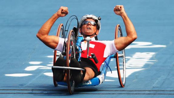 Heinz Frei, medallista paralímpico, en la modalidad de Hand Bike. 