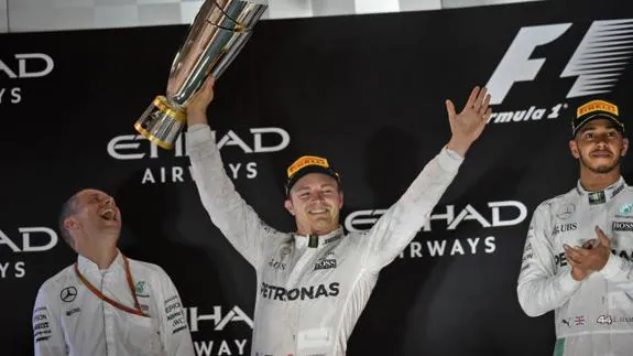 Nico Rosberg (c) junto a Lewis Hamilton (d). 