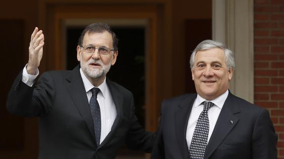 Mariano Rajoy, junto a Antonio Tajani, presidente del Parlamento Europeo.