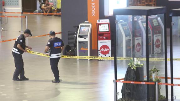 La Policía acordona la zona donde tuvo lugar el ataque.