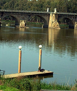 El río Guadiana a su paso por Badajoz.|HOY