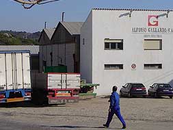 Vista de una de las empresas del Grupo Gallardo en Jerez de los Caballeros. / HOY