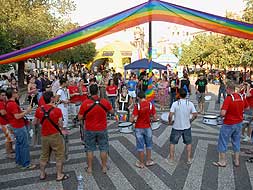 Una de las actuaciones que se desarrollaron para celebrar el Día del Orgullo Gay en la ciudad./ CASIMIRO MORENO