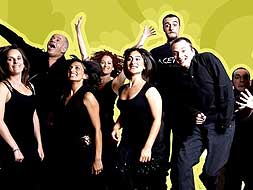 José Tomás Sousa (segundo por la izquierda) y el resto de los músicos del destacado grupo.