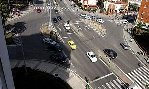 Cruce de la avenida Juan Pereda Pila, llamada popularmente Autopista, con la avenida de María Auxiliadora (carretera de Olivenza). | HOY
