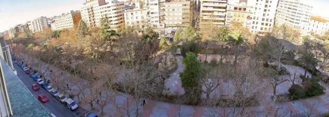 Vista aérea del paseo de Cánovas. : HOY