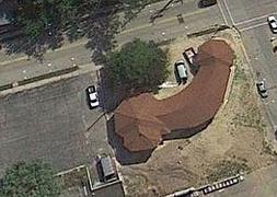 La iglesia con forma de pene será cubierta con una hoja de parra