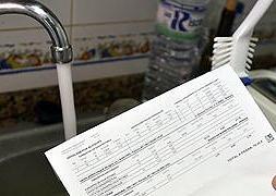 Badajoz insta a Aqualia a no cortar el agua por impago a familias sin recursos