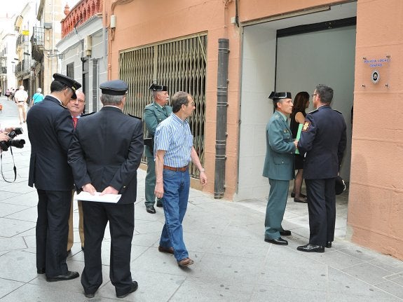 El local donde se ubicará el retén, situado en calle del Rey a pocos metros de la Plaza Mayor . :: d. palma