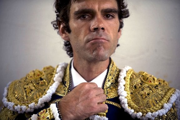 José Tomás ha convertido a Granada en el principal foco de interés taurino. :: afp
