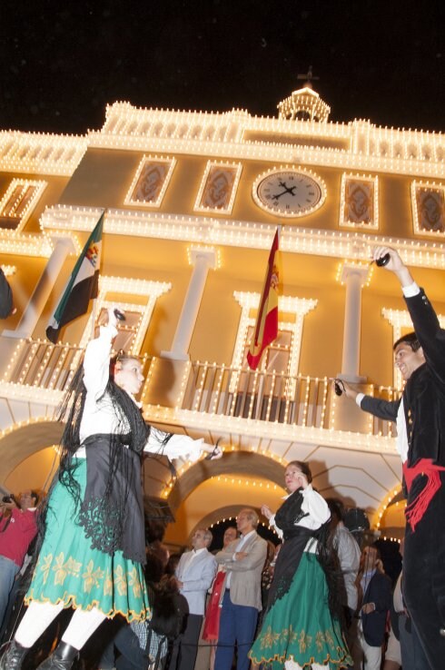 Bailes regionales tras el encendido del alumbrado . :: PAKOPÍ