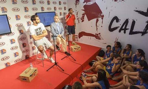 José Manuel Calderón con el alcalde, Francisco Javier Fragoso, en la inaguración del campus