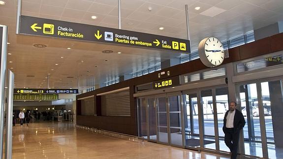 Pasillo del aeropuerto de Badajoz