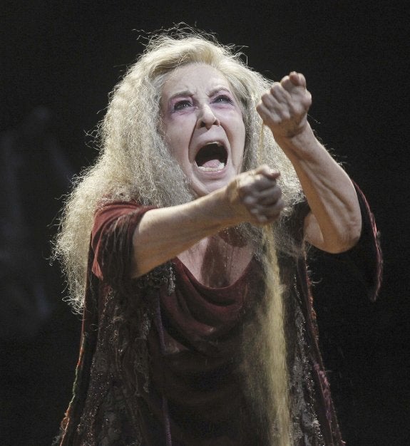 Concha Velasco el año pasado durante su interpretación de 'Hécuba' en el Teatro Romano. :: Hoy