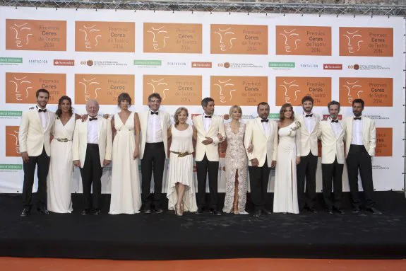 Varios de los actores que participaron anoche en la gala de los Premios Ceres 2014. :: j. m, romero