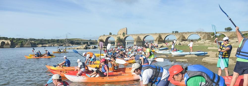 Los kayaks inundan Alqueva