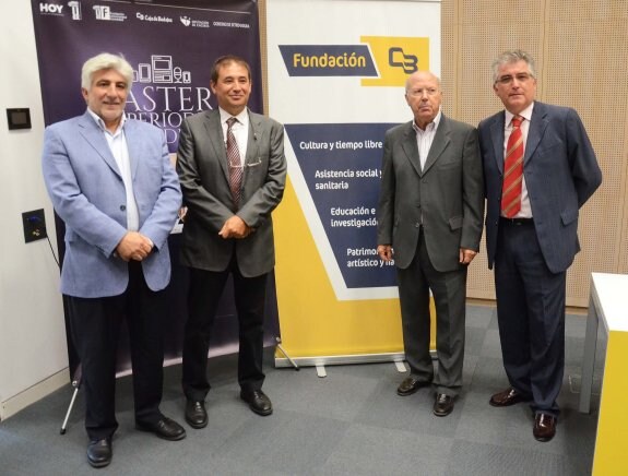 Francisco Peña, Antonio Tinoco, Teresiano Rodríguez y Emilio Jiménez, ayer en la inauguración del curso. :: c. moreno