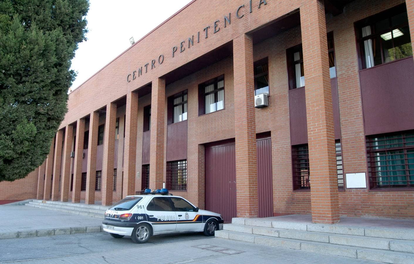 Agentes privados vigilarán desde octubre el exterior de la prisión de Badajoz