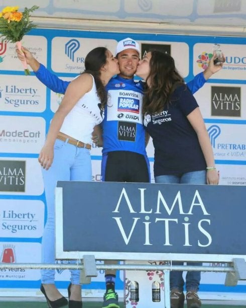 Alberto Gallego ganador de la montaña en el Trofeo Agostinho. :: hoy