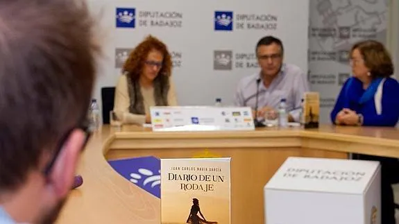 Presentación del libro, esta mañana en la Diputación de Badajoz, donde también se ha proyectado un documental sobre esta dolencia::