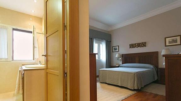 Uno de los dormitorios de la residencia oficial de Presidencia de la Junta.