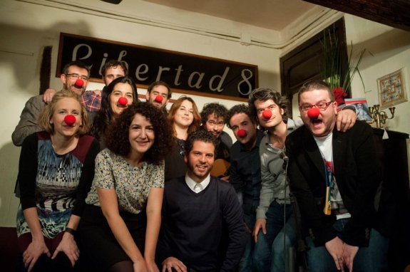 Julio y sus compañeros en el acto de presentación de 'Tratados' :: hoy