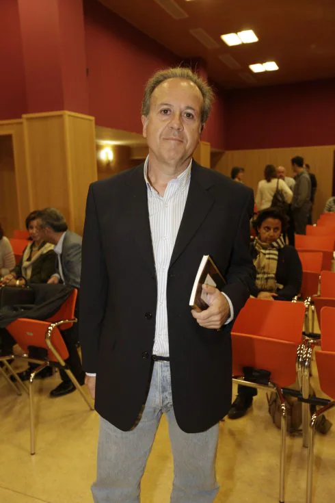 El poeta extremeño Álvaro Valverde. :: l. cordero