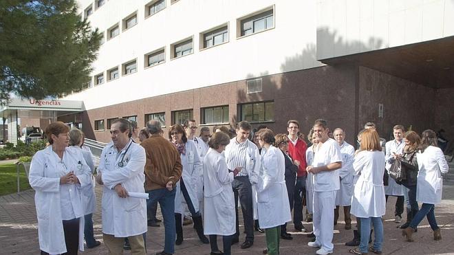 Los médicos rechazan que el SES fuerce su jubilación a los 65 años