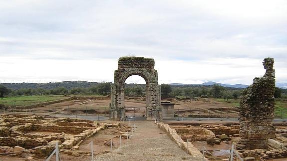 La meta: Arco romano de Cáparra