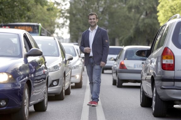 Luis Salaya en una calle del centro de Cáceres. :: lorenzo cordero