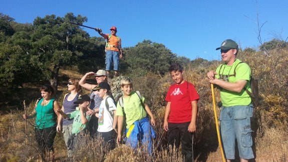 Senderistas en uno de los miradores de Monfragüe. :: e.g.r.