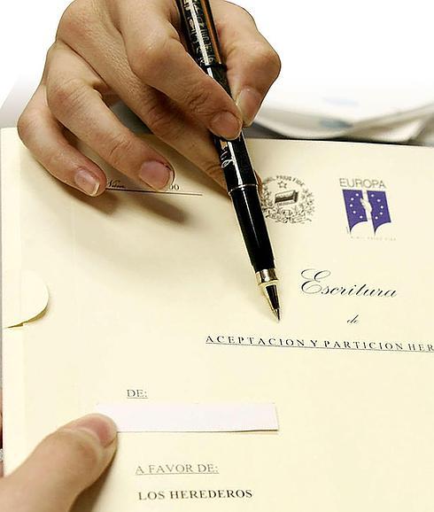 Cómo dejar la herencia a tus hijos y otros familiares