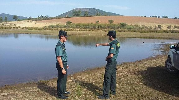 Rescatado un joven que sufrió un ataque epiléptico mientras se bañaba en el pantano de Borbollón