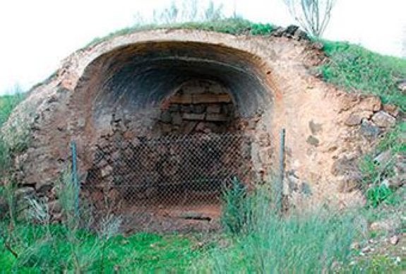 Horno situado en la zona de Las Caleras. :: Hoy