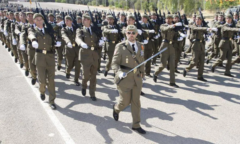 De los 605 soldados que han prestado juramento o promesa de fidelidad ante la bandera de España, 28 son mujeres 