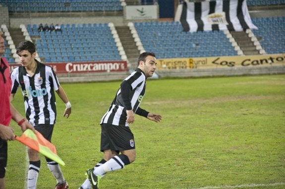 Gugu, en la temporada 13-14 con el Badajoz 1905. :: hoy