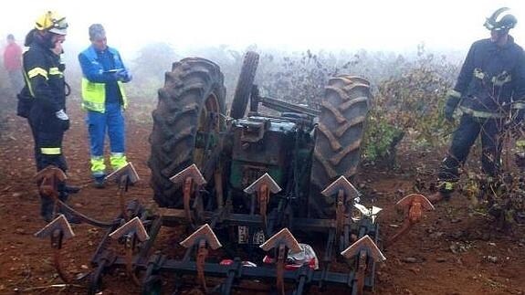 Servicio de bomberos en el lugar del accidente::