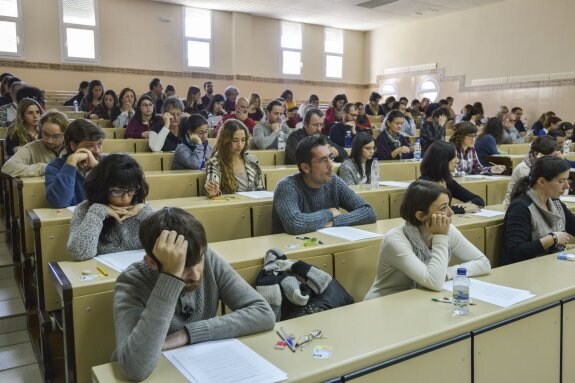 Un momento del examen celebrado el 28 de noviembre en Badajoz, en el campus universitario. :: hoy