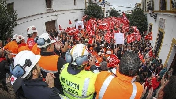 Manifestación contra el cierre de la mina de Monesterio celebrada el pasado sábado:: EFE