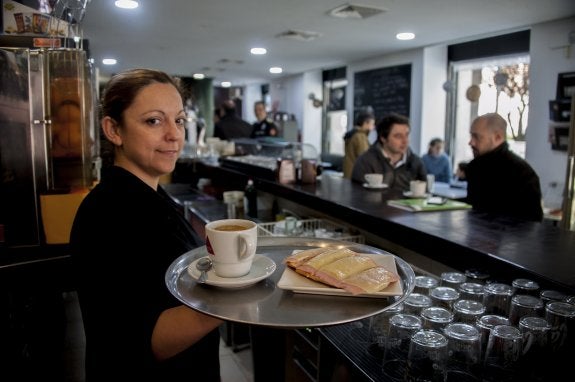 Taza con el significado del nombre Serena.