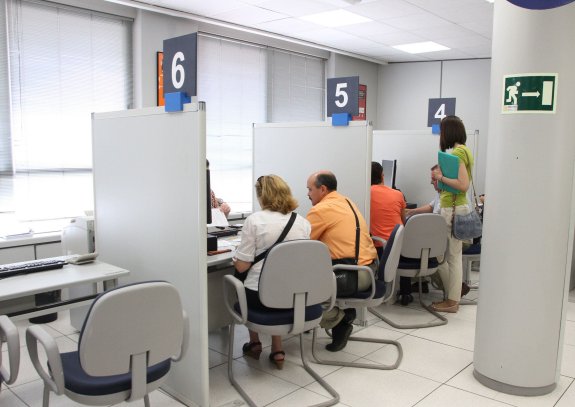 Oficinas de la Agencia Tributaria en Cáceres. :: hoy