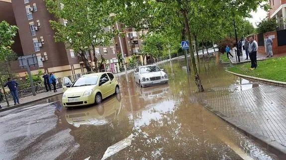 Una tormenta de lluvia y granizo provoca inundaciones en Mérida