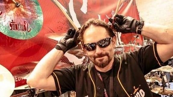 Nick Menza, en una foto subida  a su perfil de Facebook en febrero:: FACEBOOK