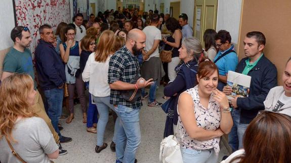 Aspirantes al cuerpo de maestros en el examen de Badajoz.