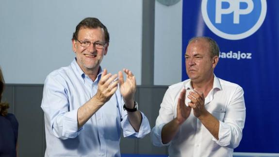 Rajoy y Monago, en un acto electoral este jueves en Zafra:: EFE